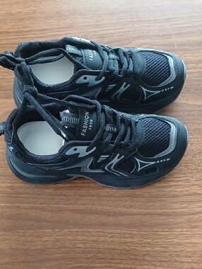 Black Fashion 1958 Athletic Sneakers